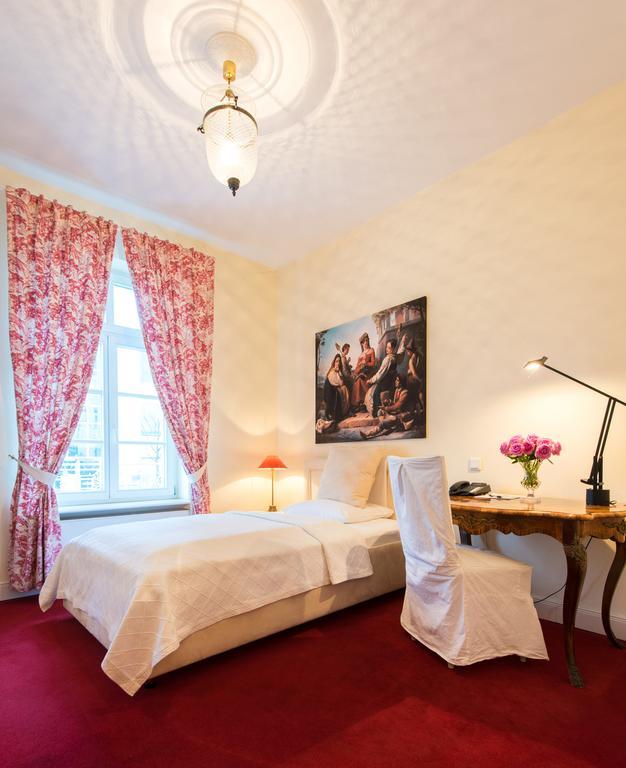 Dirazi Guesthouse & Apartments Gmbh Франкфурт на Майн Екстериор снимка